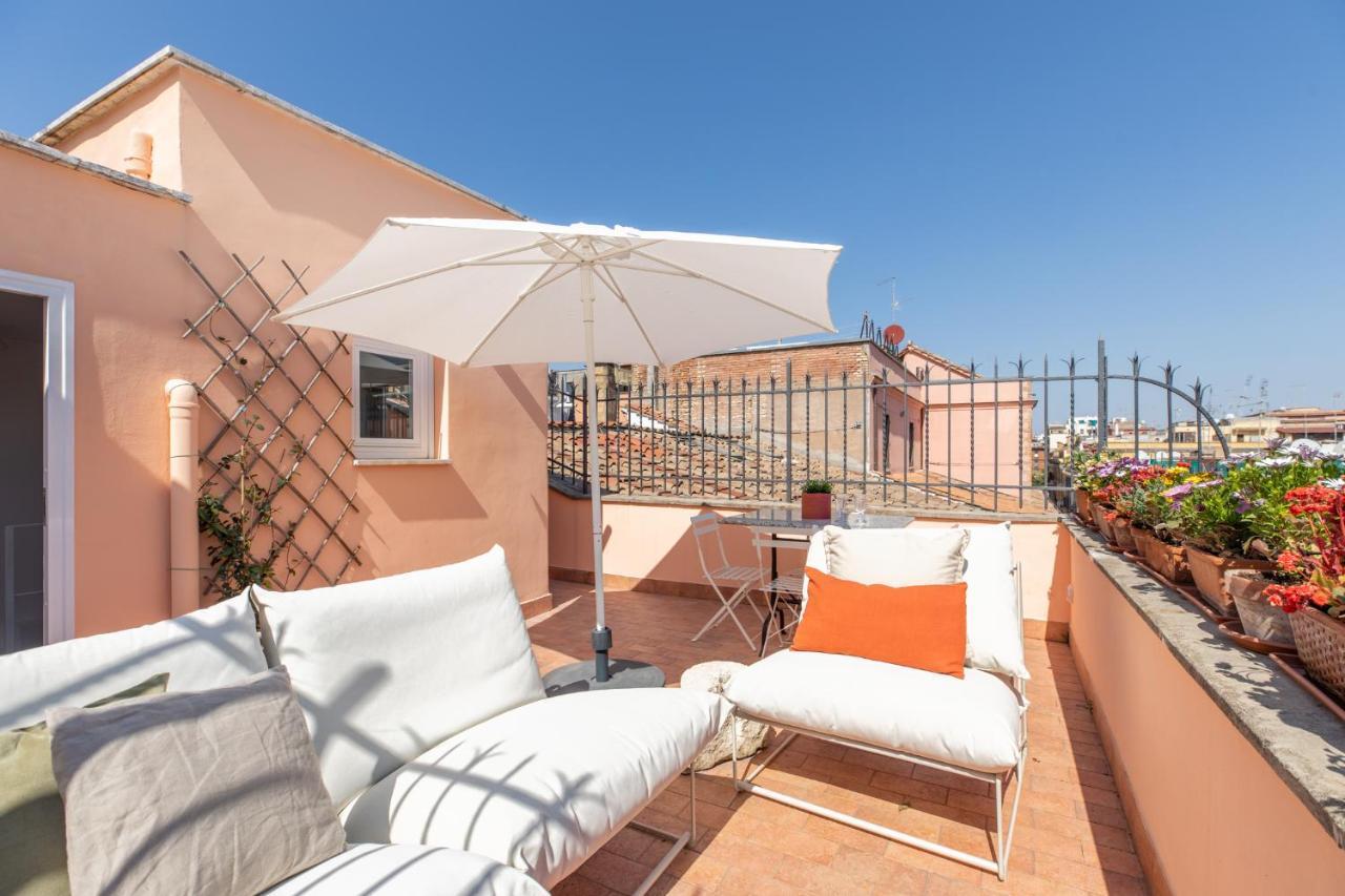 Iflat Lovely With View On Pope Window Apartamento