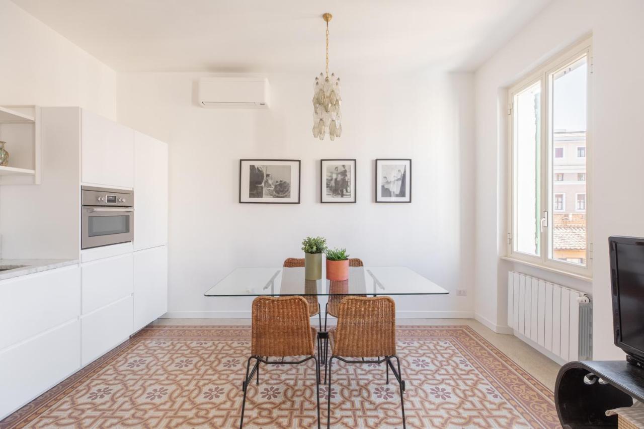 Iflat Lovely With View On Pope Window Apartamento