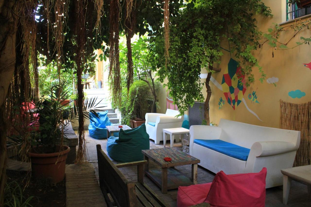 The Beehive Roma