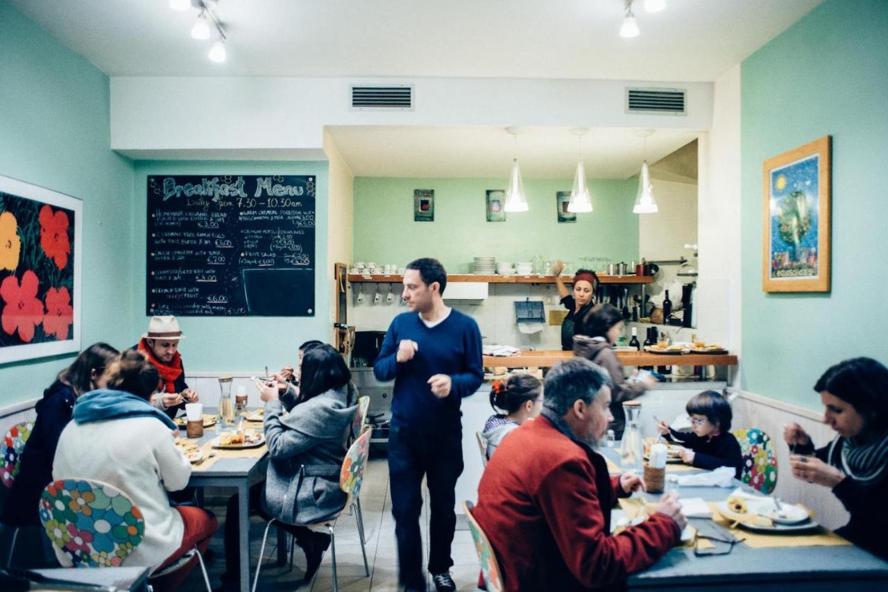 The Beehive Roma