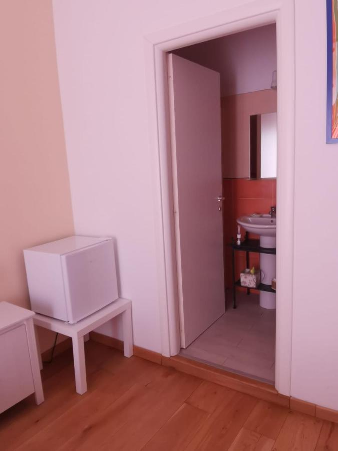 103 Bed and breakfast