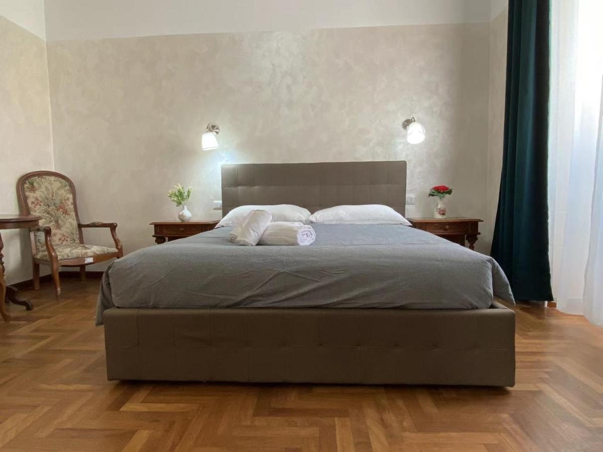 Cavour 44616 Apartamento Roma