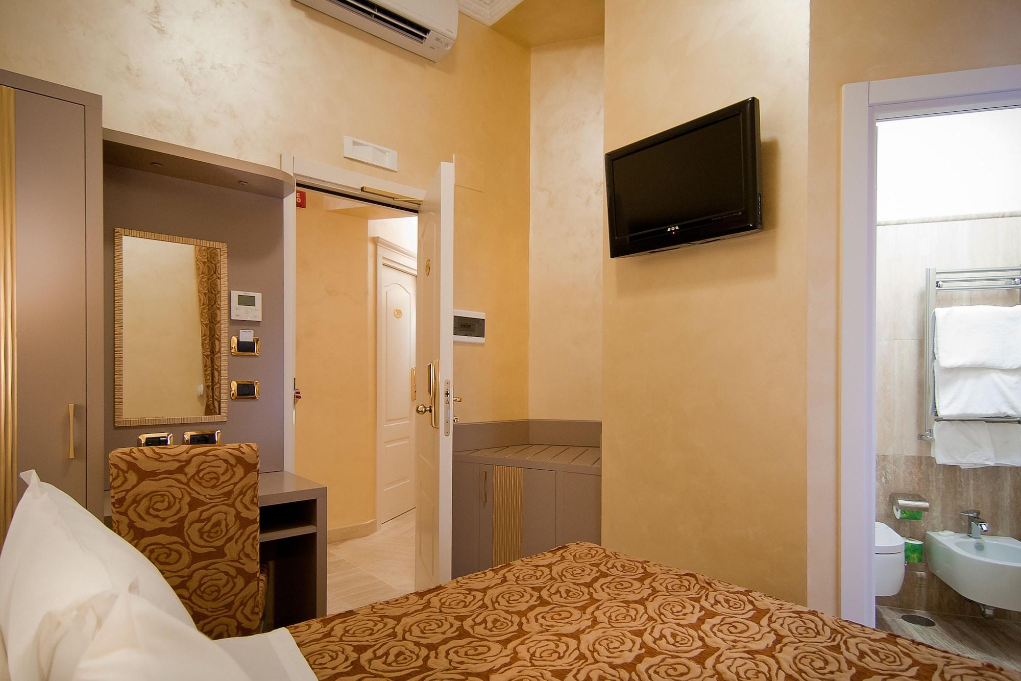 Hotel Fellini 3*
