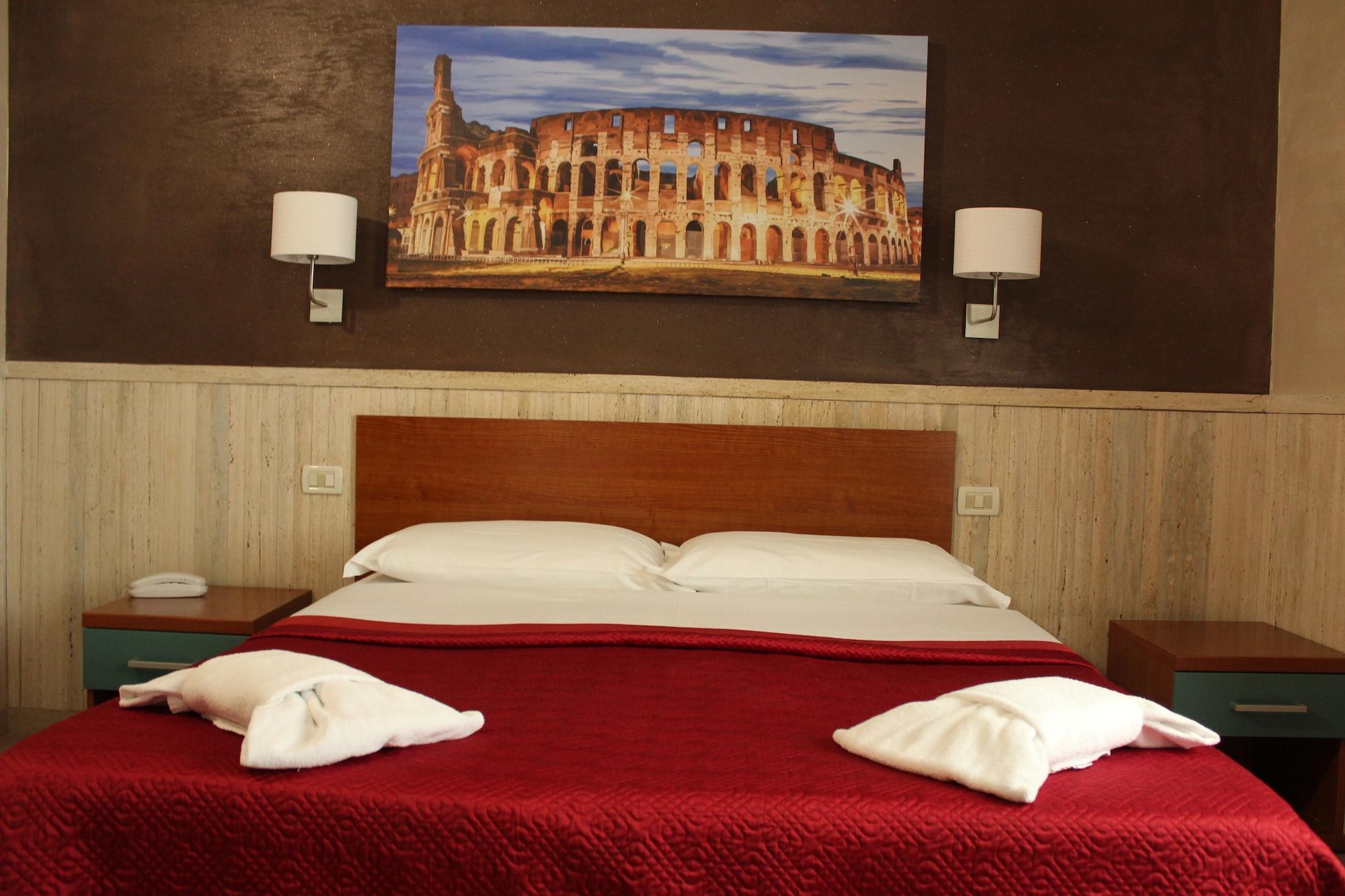 Pyramid Hotell