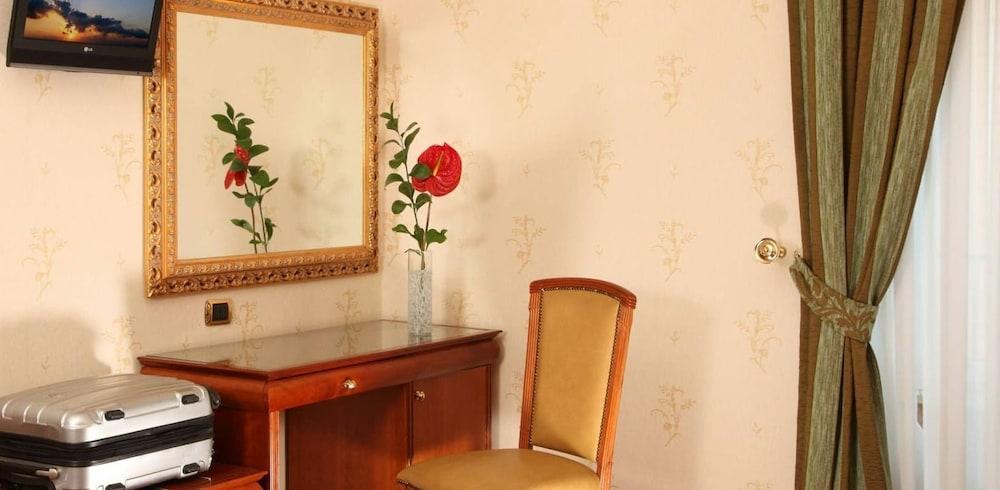 Hotell Serena Srl