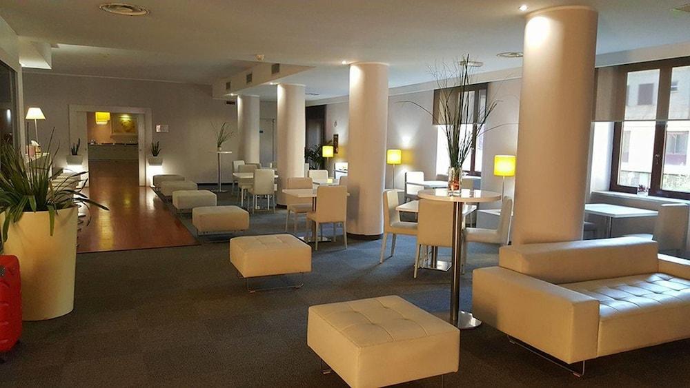 Hotel Garden Area Eur 4*