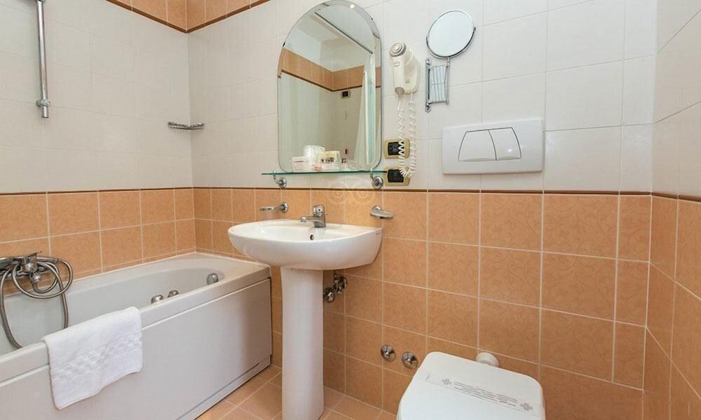 Hotel Astoria Garden 3*