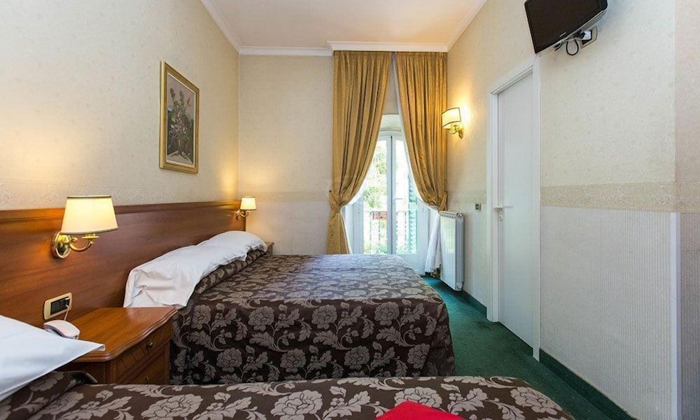Hotel Astoria Garden 3*