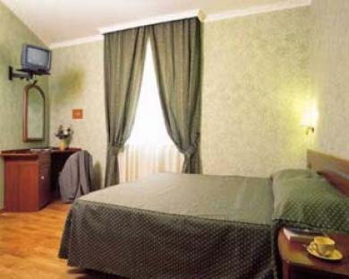 Fellini Hotel 3*