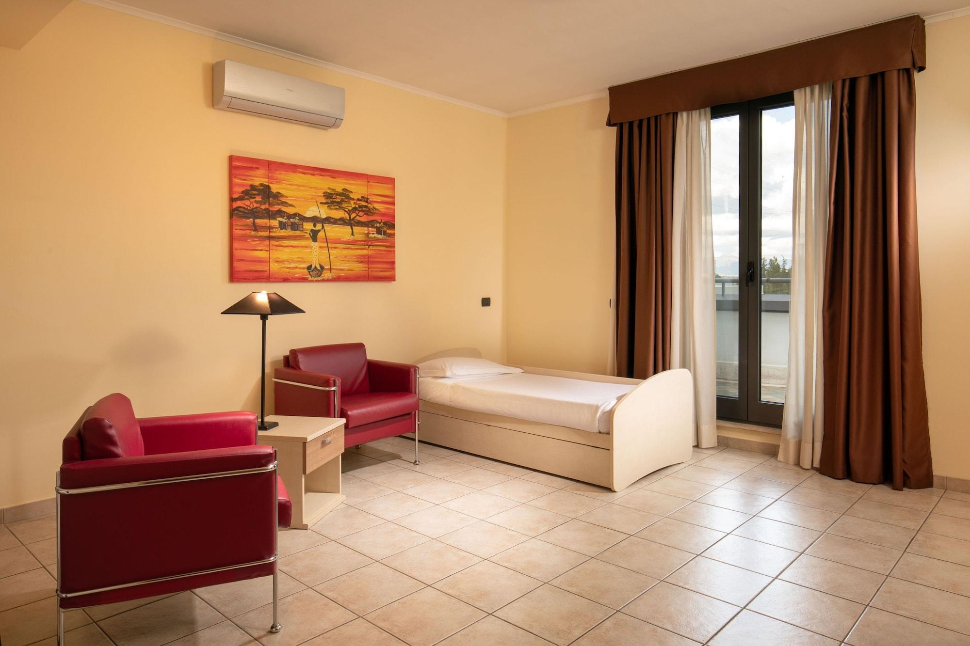 Domidea Hotel 4*