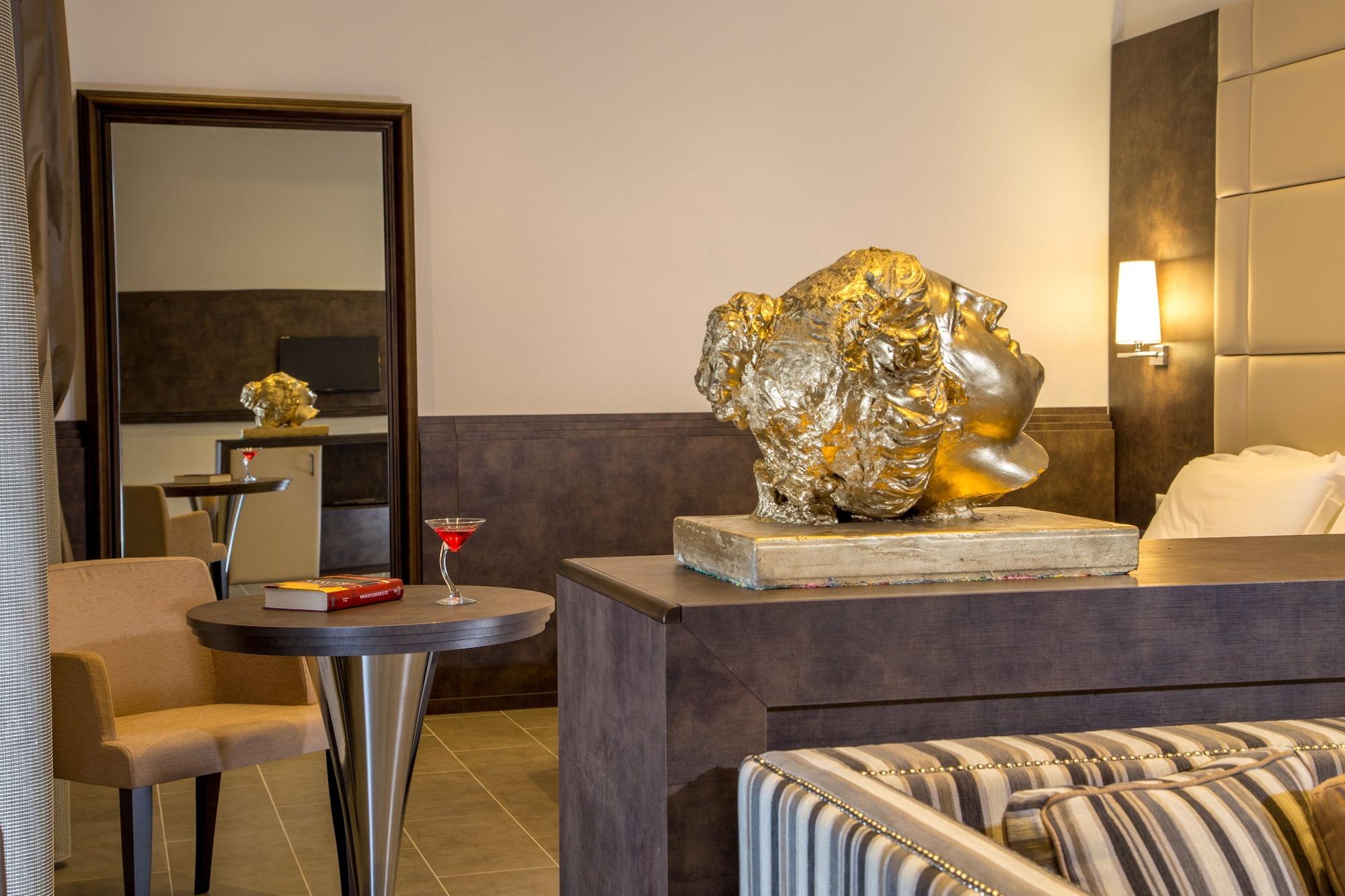 Hearth Hotel 3*