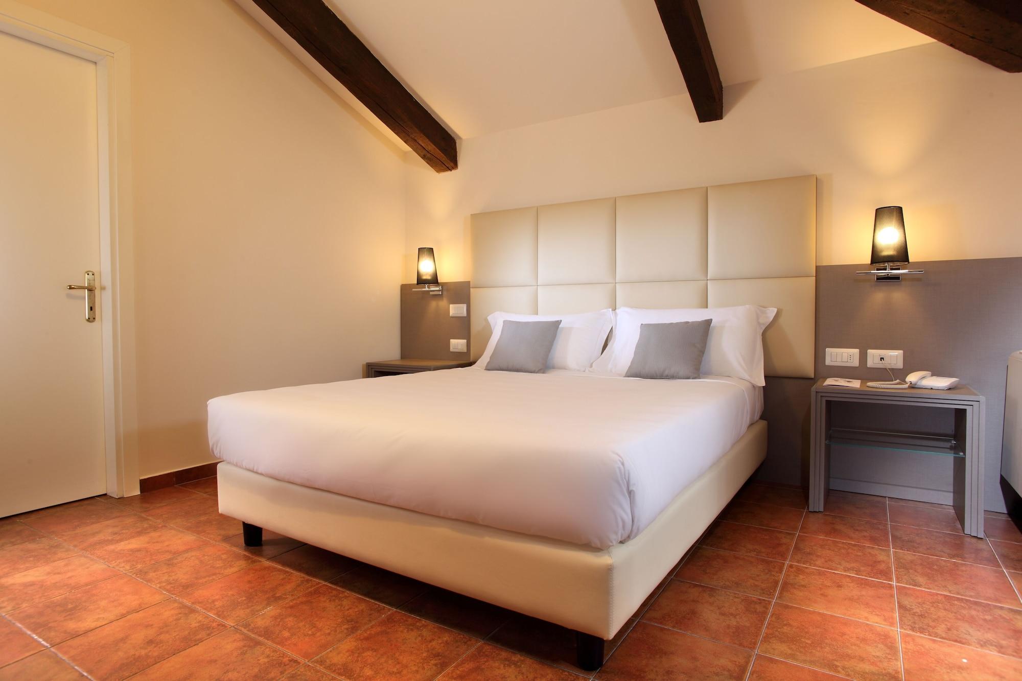 Hearth Hotel 3*
