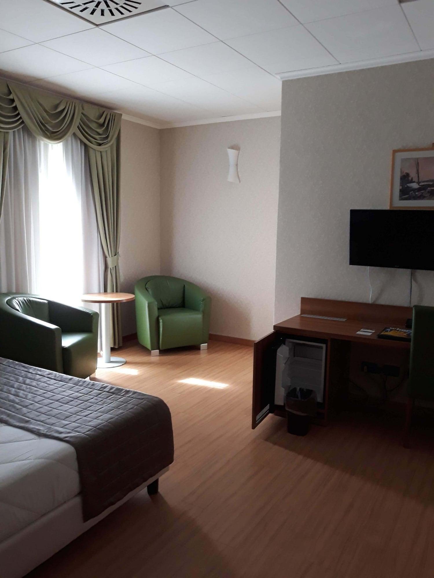 Hotell Ele Park Pamphili 4*