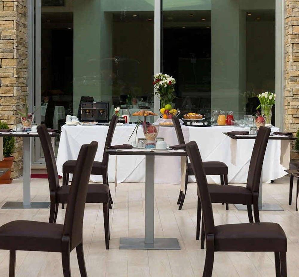 Ele Park Pamphili Hotell