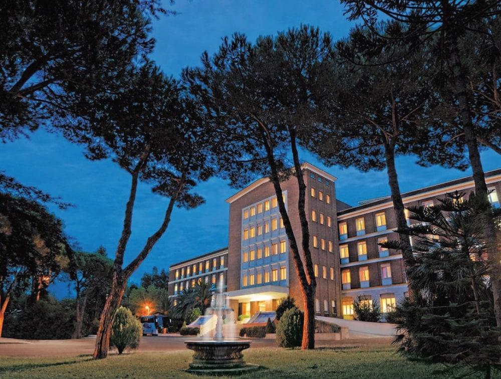 Ele Park Pamphili Hotell