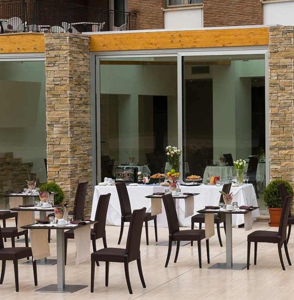 Hotell Ele Park Pamphili