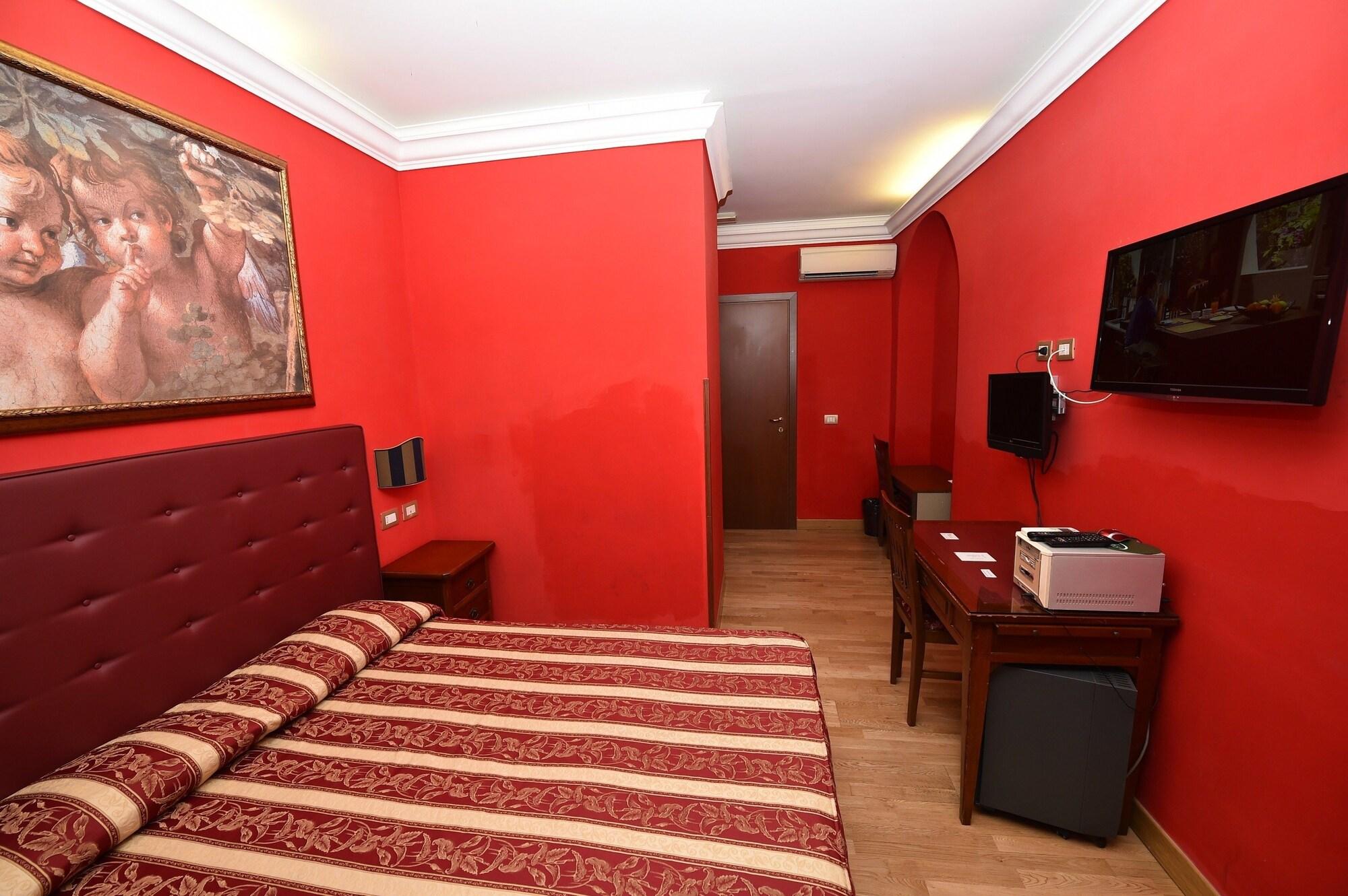 Augustus Hotel