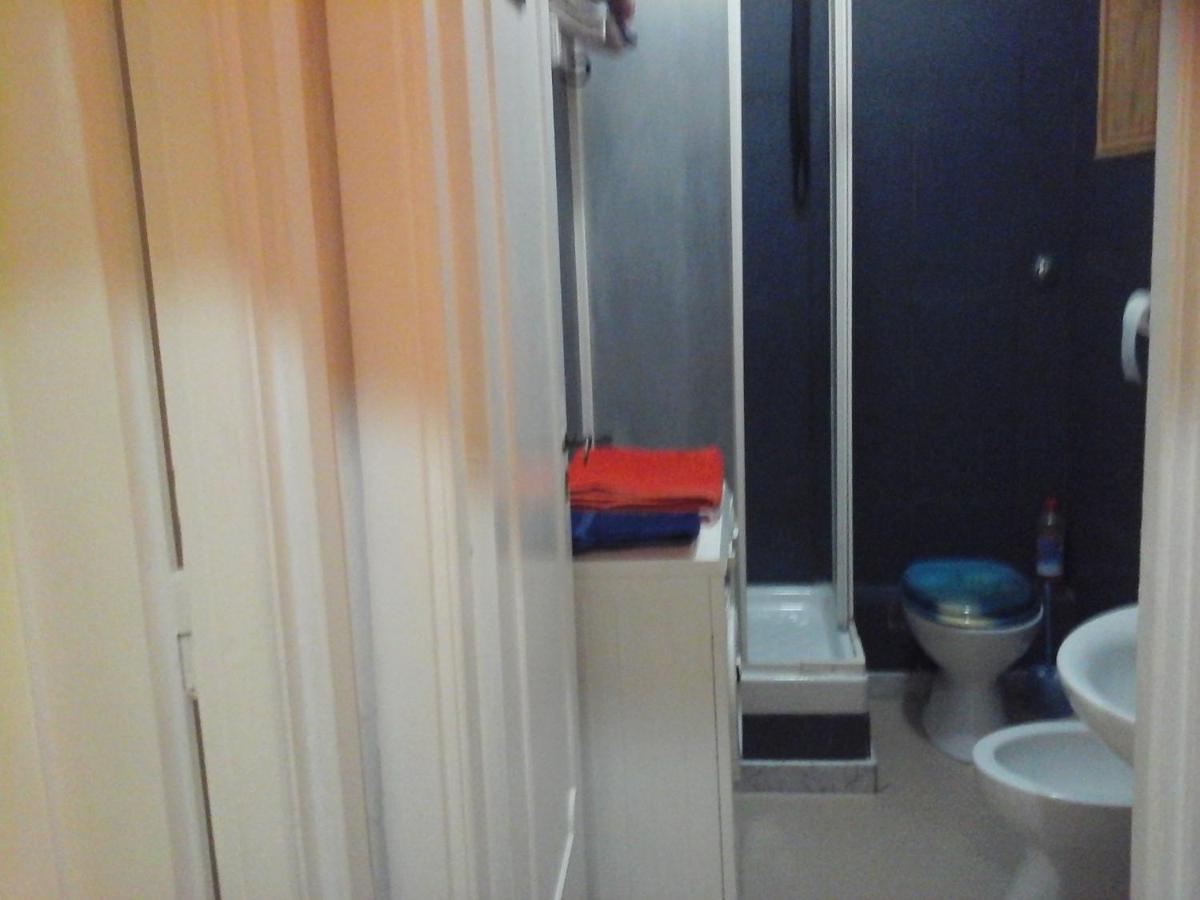Near Metro' Line - Only Wc In The 15 Minutes To Termini Station 20 To Spagna Square - In The Night Bus Bed & Breakfast