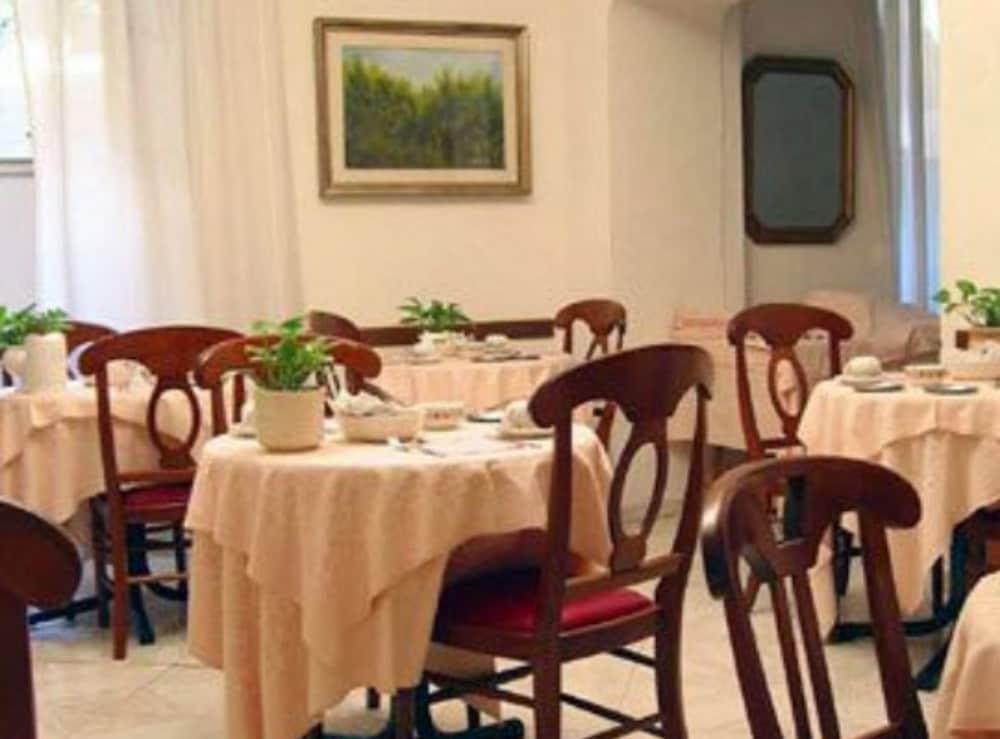 Hotell Edera 3*