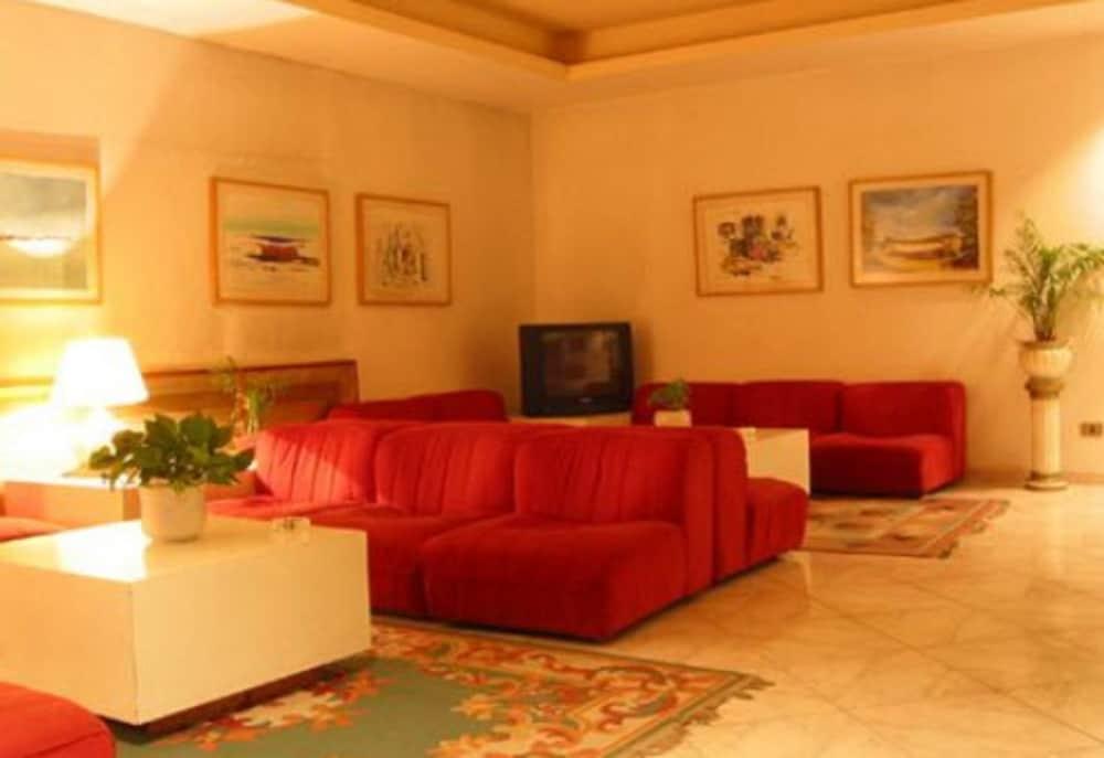 Edera Hotell