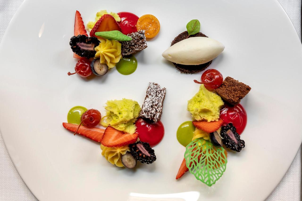 Baglioni Regina - The Leading Of The World