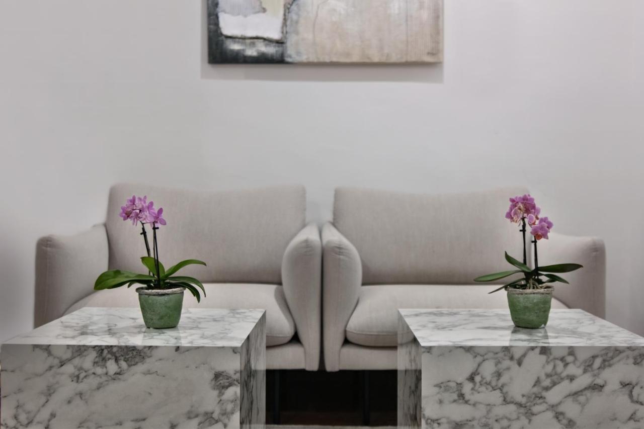 Gjestgiverier Fellini Design 2*