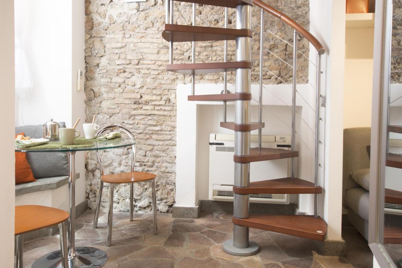 Spanish Steps Mini-loft Apartment