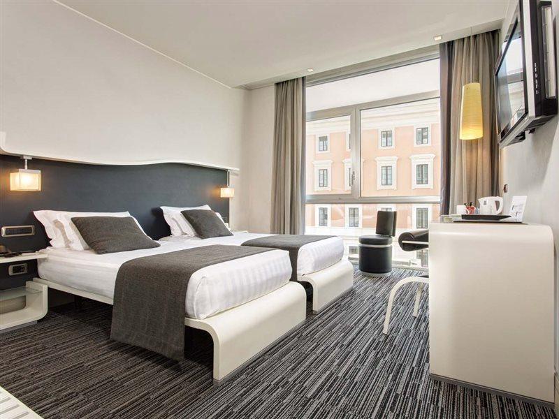 Western Premier Royal Santina Rome