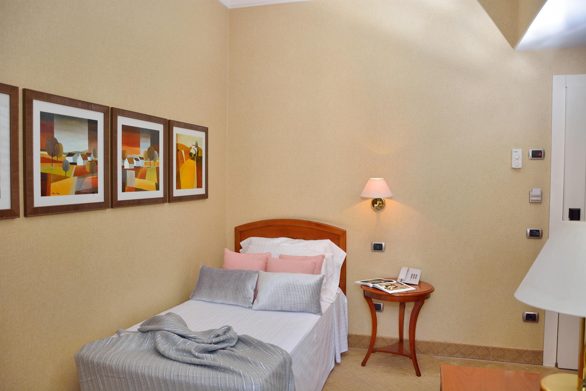 Hotel Lh Lloyd