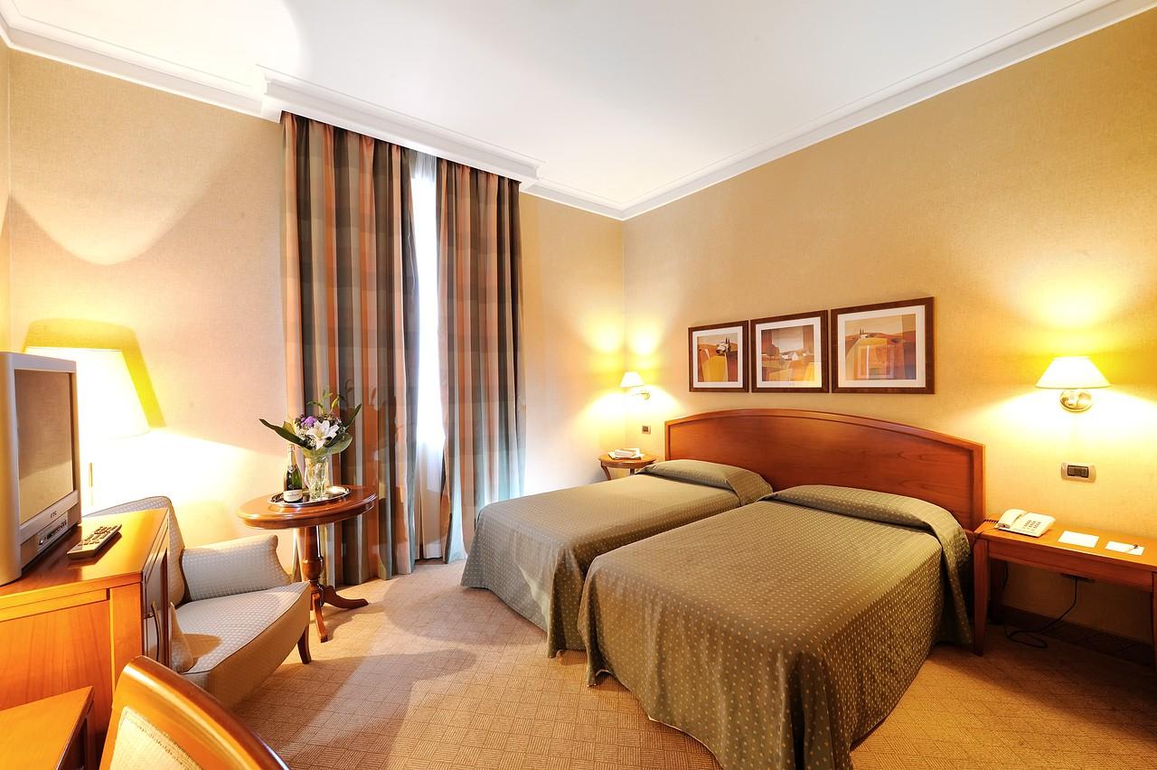 Hotel Lh Lloyd 3*