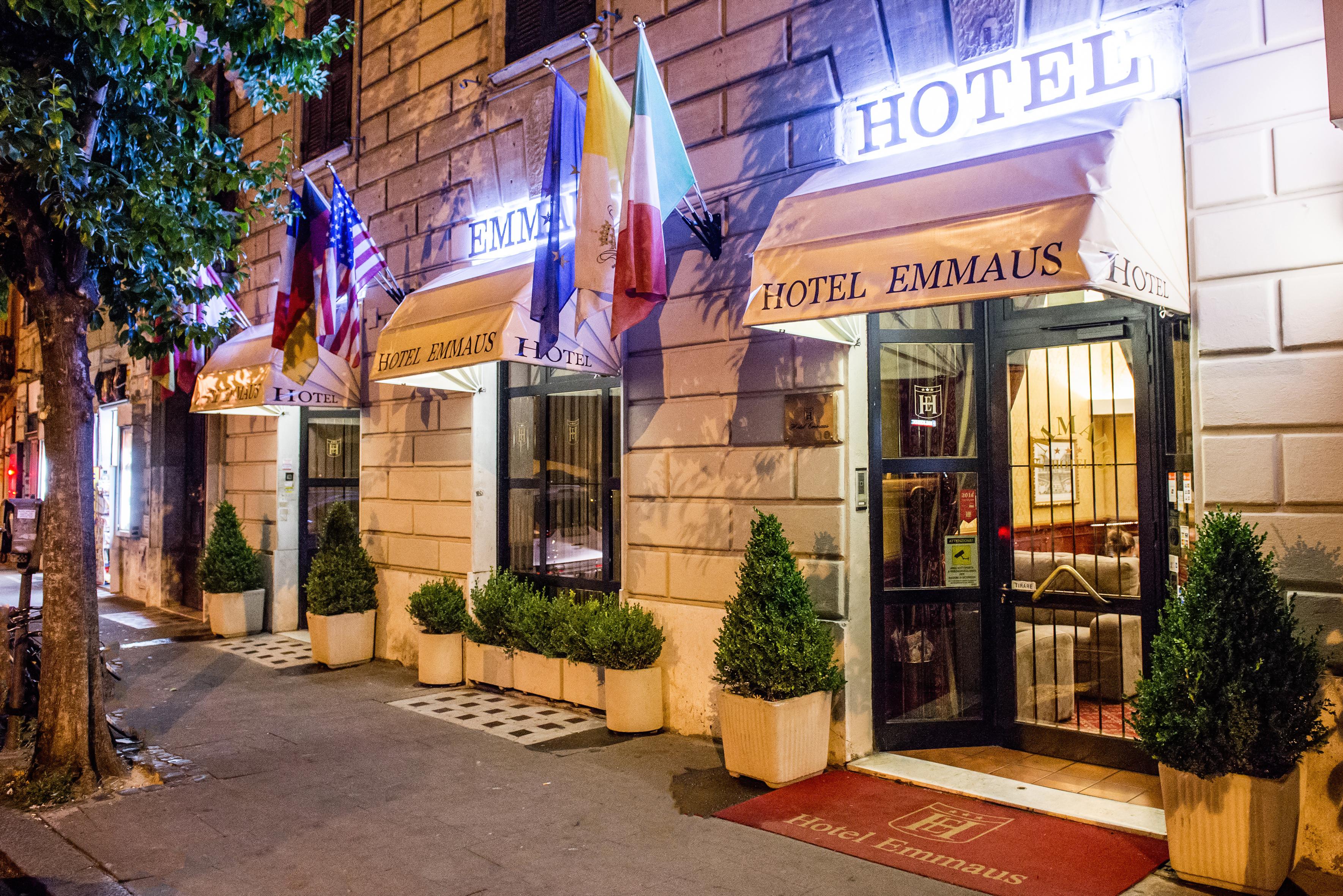 Emmaus Hotell