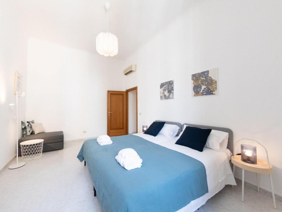 The Rent - Lovely Two-bedroom Near Termini Station Roma