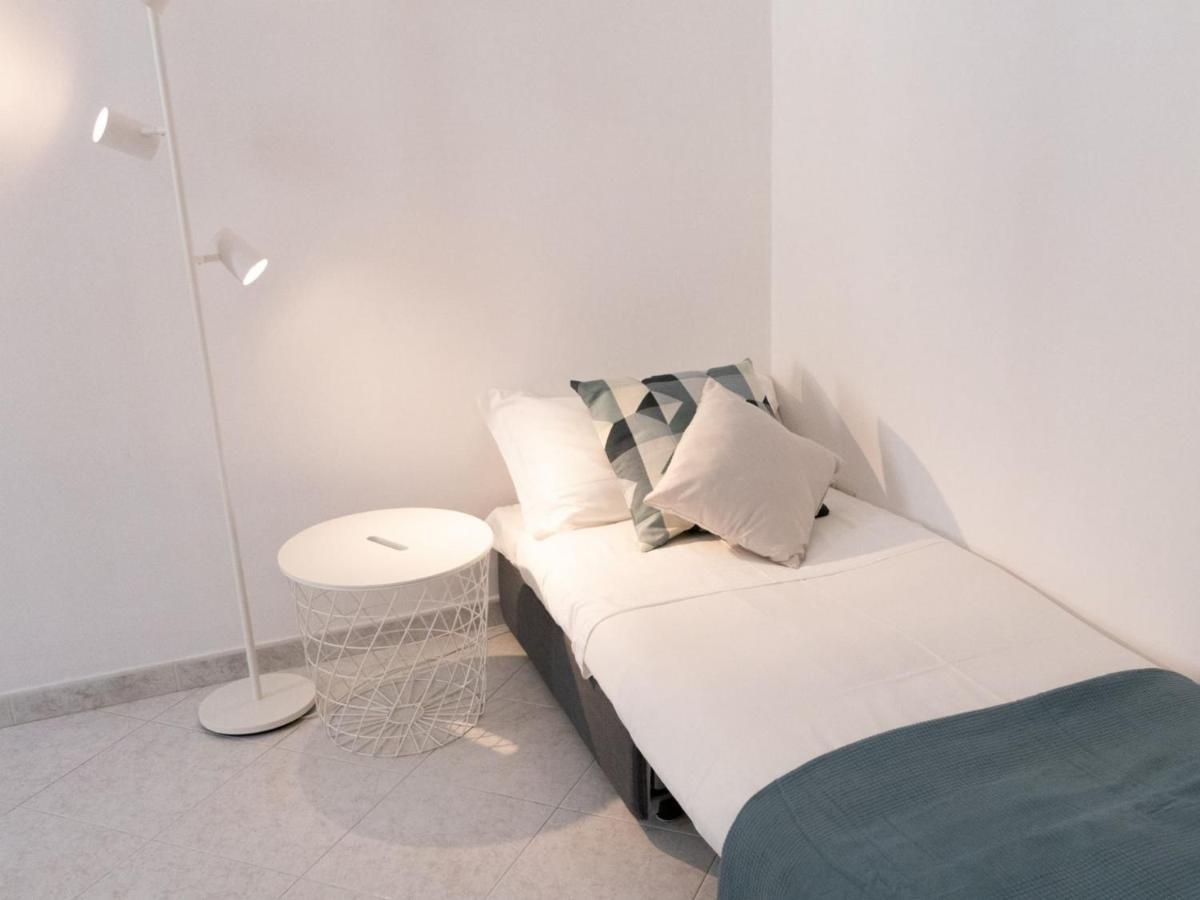 The Rent - Lovely Two-bedroom Near Termini Station Roma