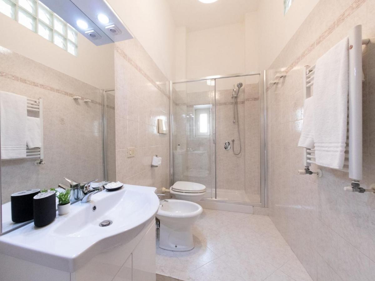 The Rent - Lovely Two-bedroom Near Termini Station Roma