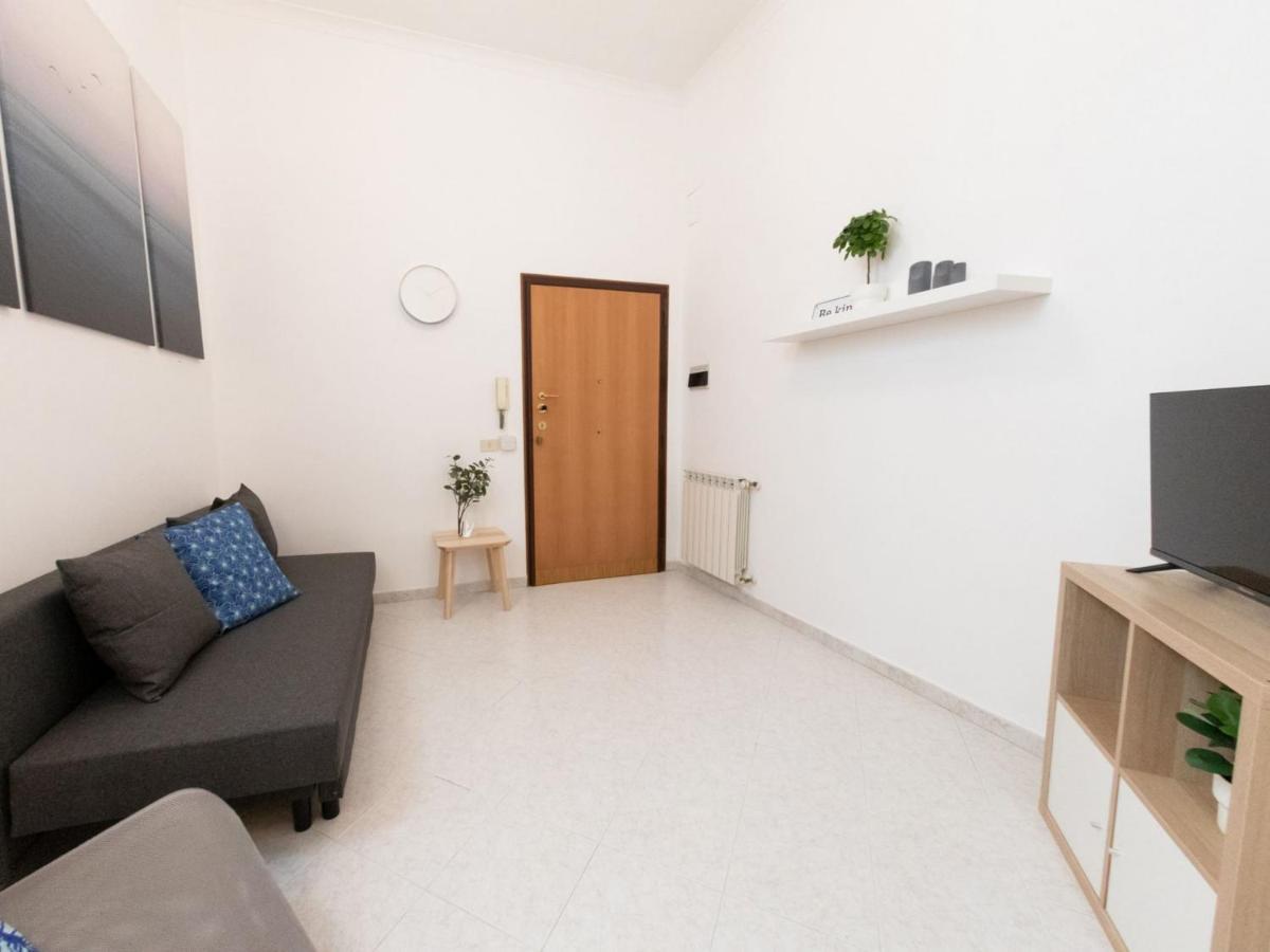 The Rent - Lovely Two-bedroom Near Termini Station *