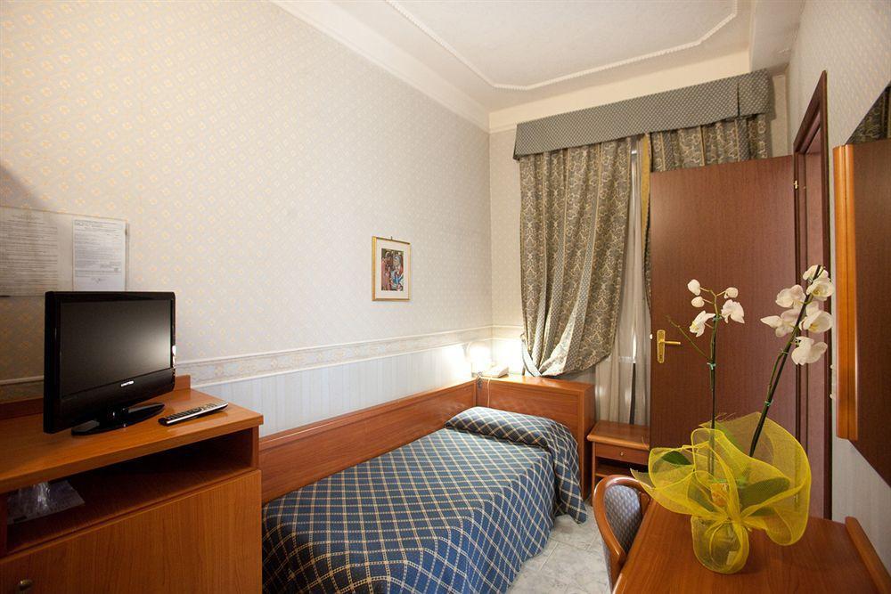Emmaus Hotell