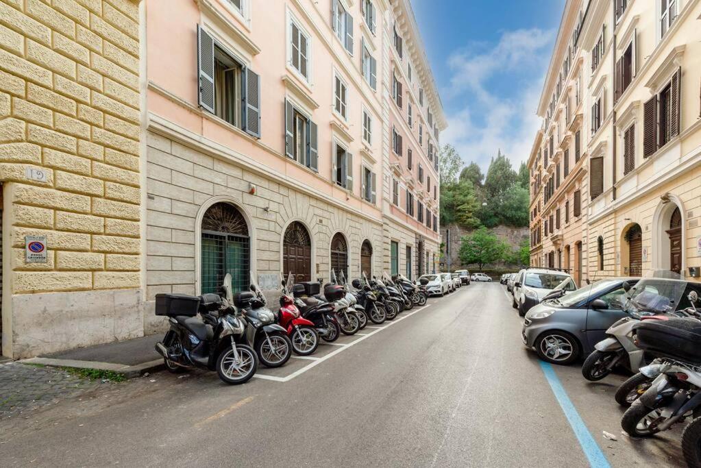 Colosseum 10steps Away, Marco Aurelio Luxury House * Roma