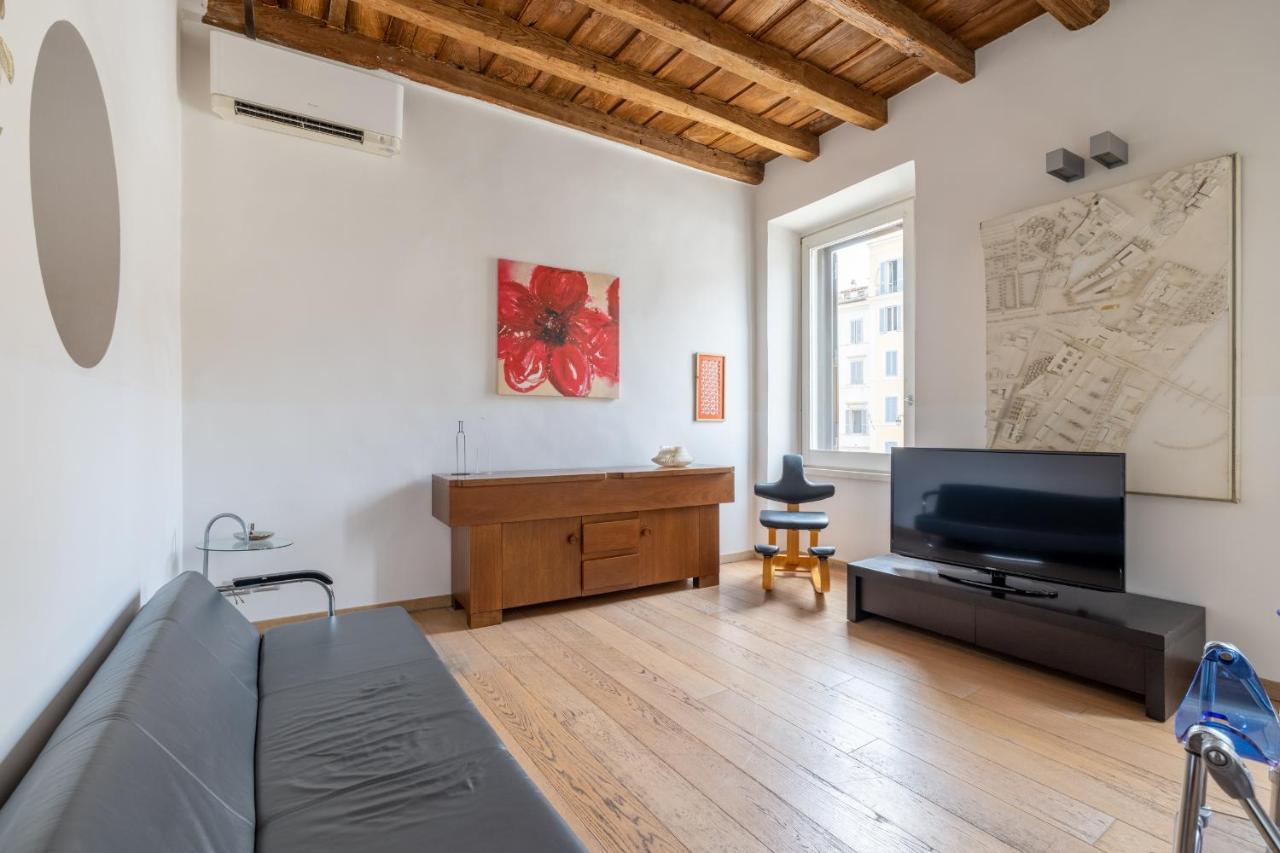 Modern In Campo De Fiori Leilighet