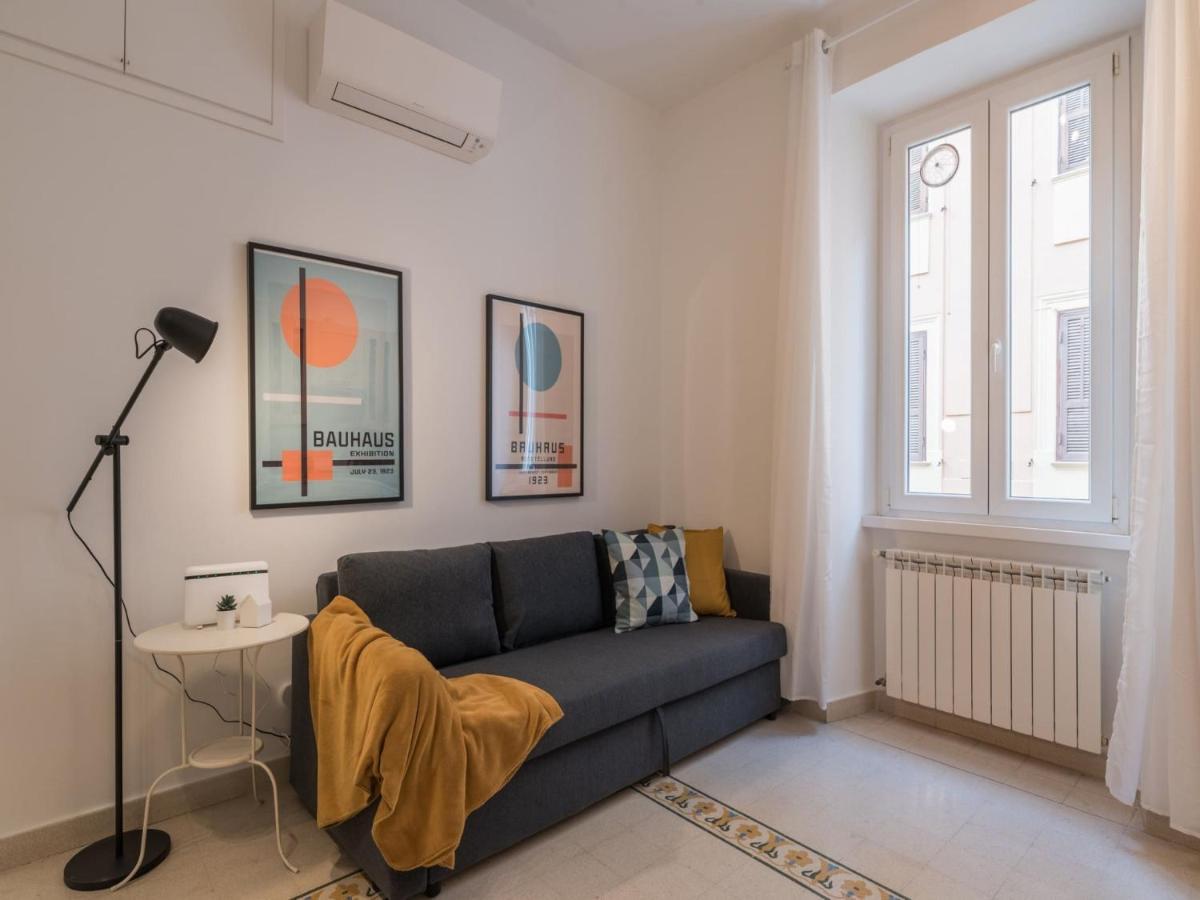 Apartamento The Rent - Sunny Three-bedroom Near Ottaviano Metro Stop