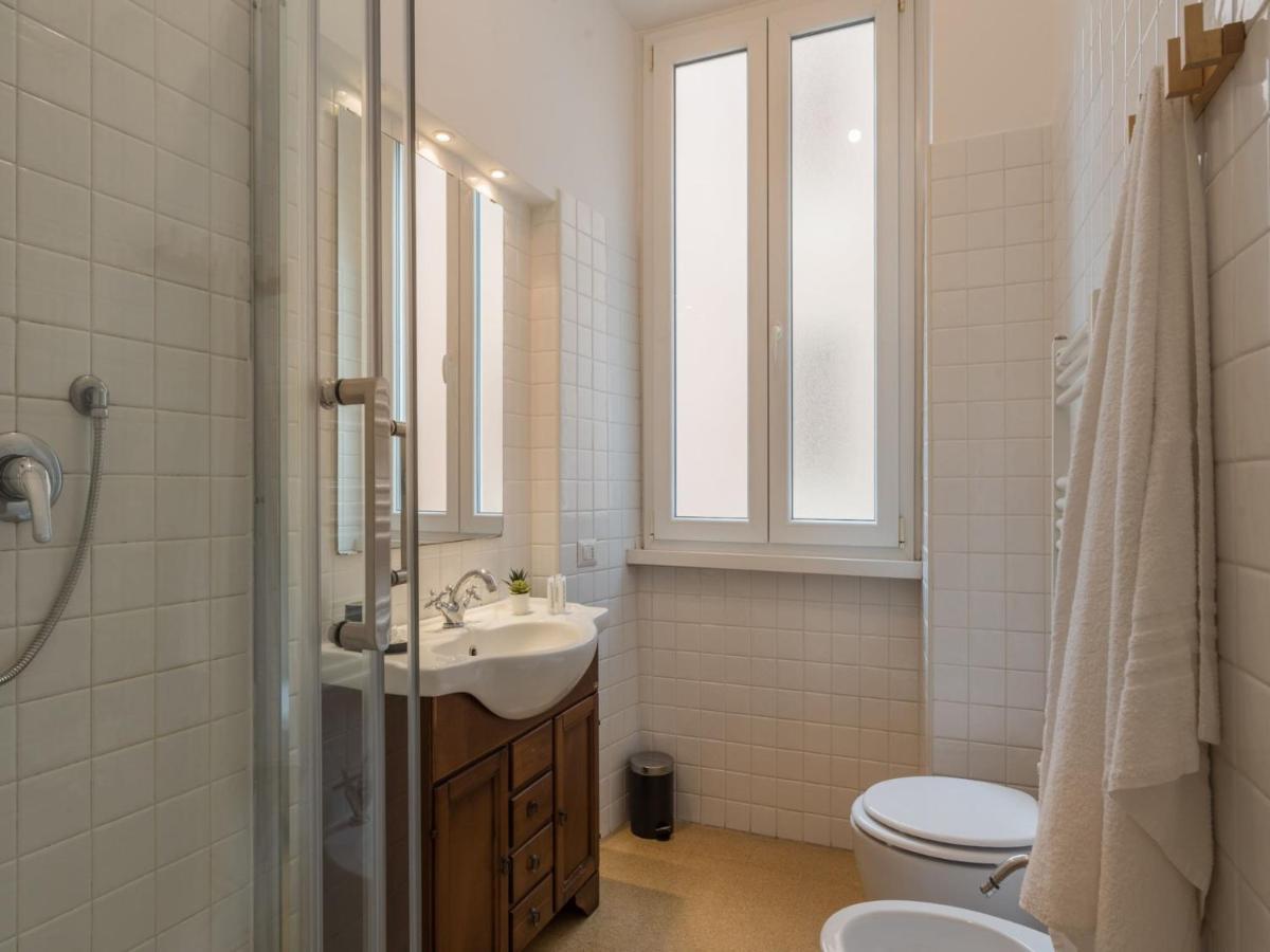 The Rent - Sunny Three-bedroom Near Ottaviano Metro Stop Apartamento