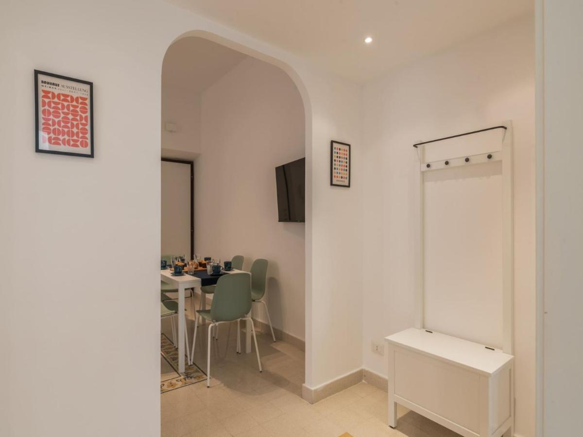 Apartamento The Rent - Sunny Three-bedroom Near Ottaviano Metro Stop