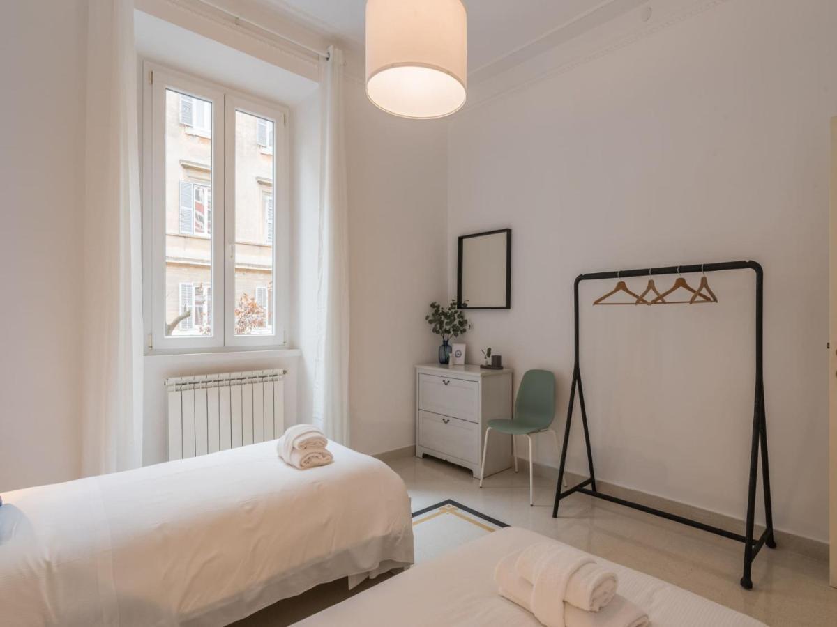 Apartamento The Rent - Sunny Three-bedroom Near Ottaviano Metro Stop *