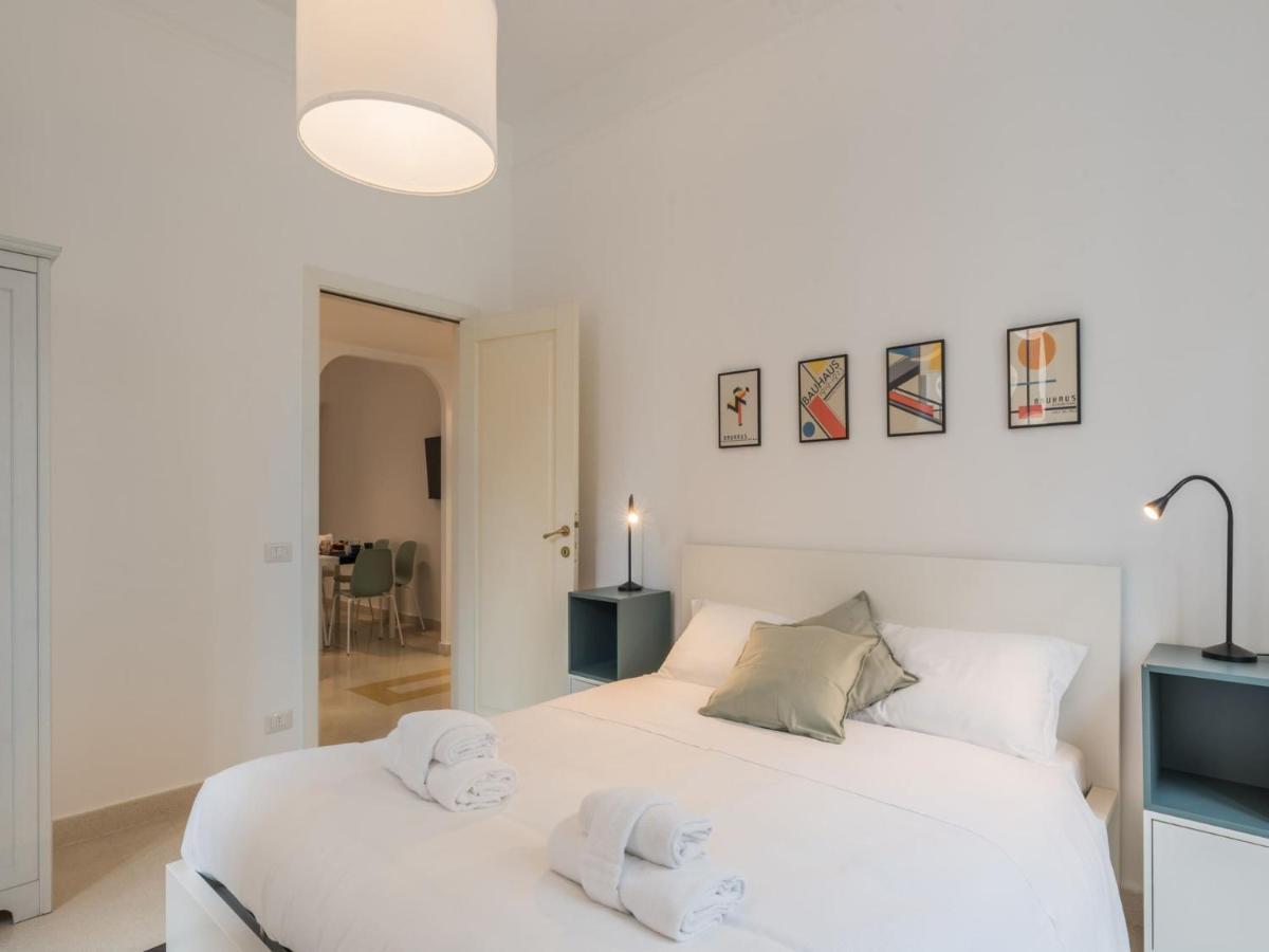 The Rent - Sunny Three-bedroom Near Ottaviano Metro Stop Apartamento