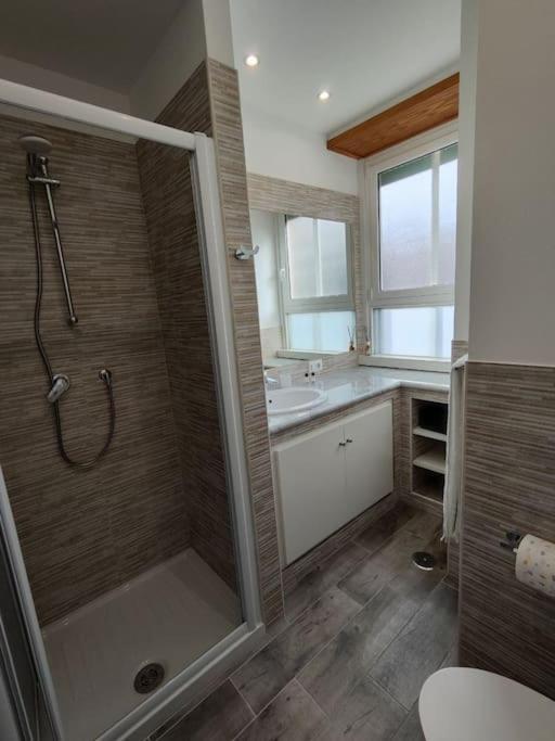 Apartamento White & Wood House In *