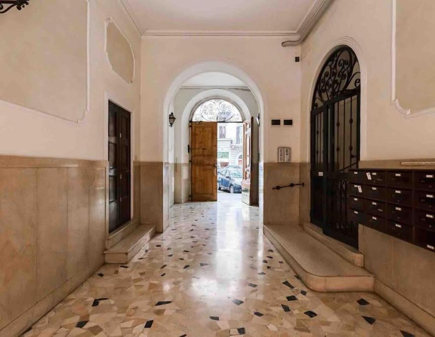 Apartment Lussuoso Accanto Al Colosseo