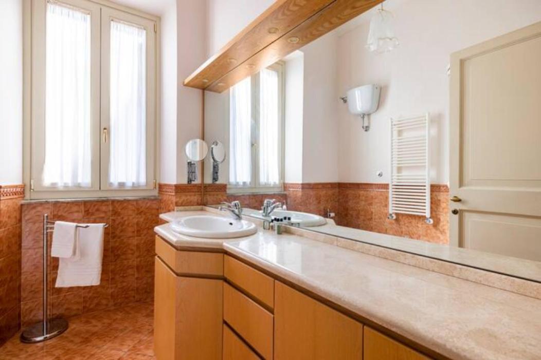 Charming At Spanish Steps, No Elevator Apartamento *