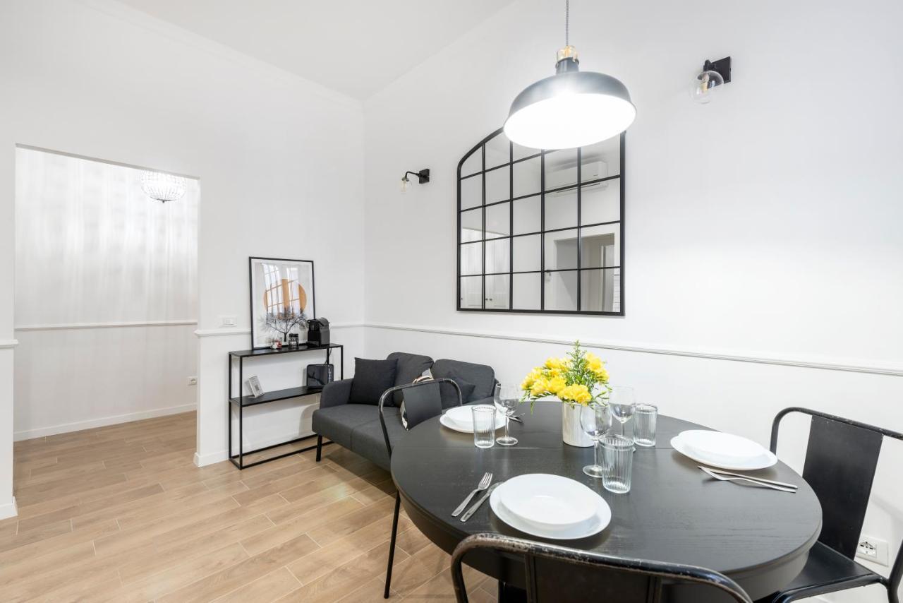 White Flat Ground Floor Roma
