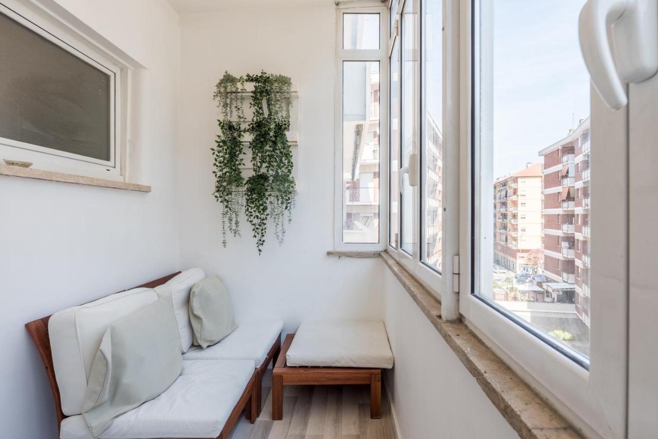 Cinecitta Gem Flat With Veranda Apartamento *
