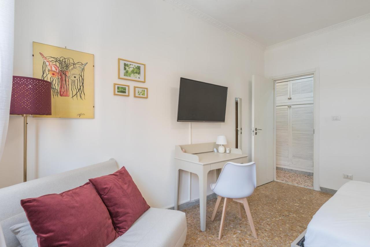 Cinecitta Gem Flat With Veranda Apartamento Roma
