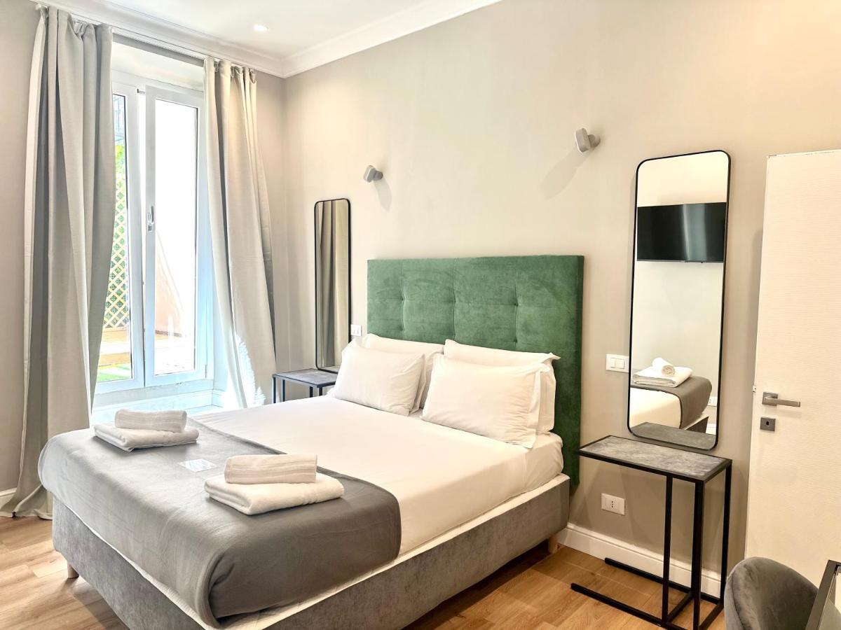 Ad Tritone 2* Roma